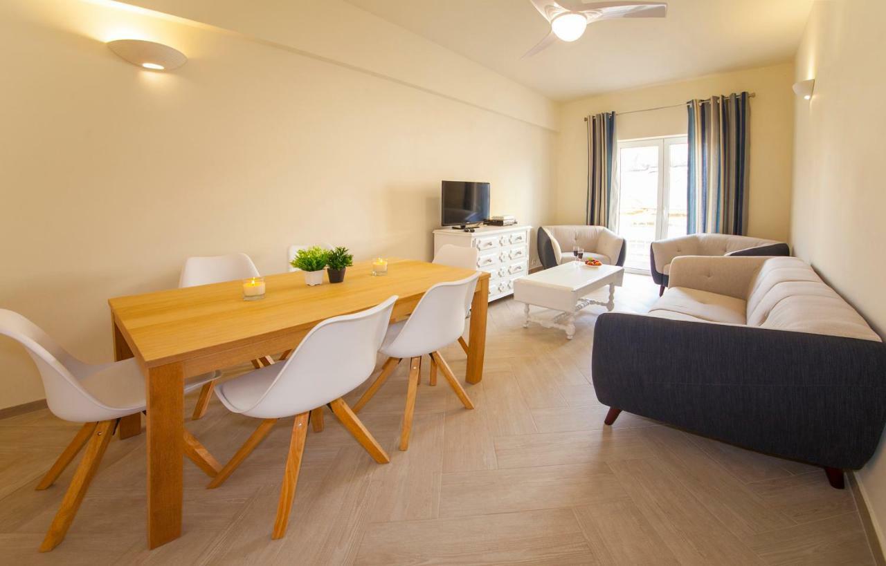 100m² 3 Slaapkamer, 2 Privé Badkamer In Stadscentrum Lagos
